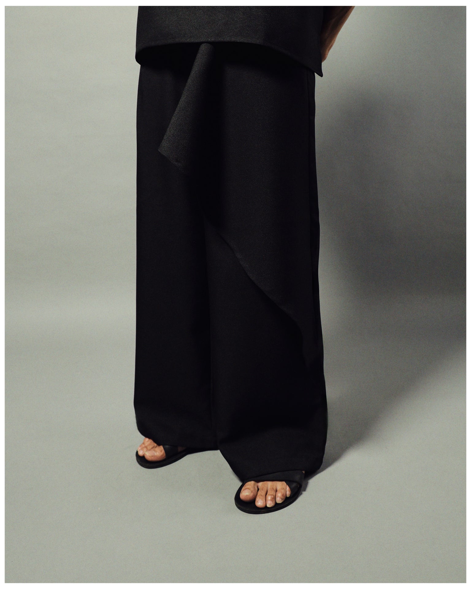 (PRE-ORDER) RIROYO IN BLACK
